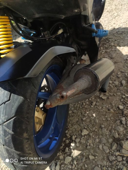 Aprilia 50 SR cu răcire pe apă .