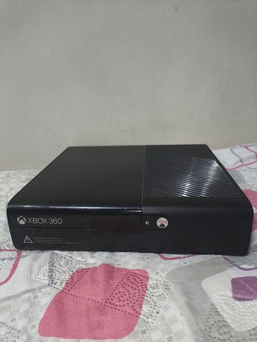 Приставка XBOX 360