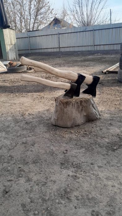 продам топор недорого