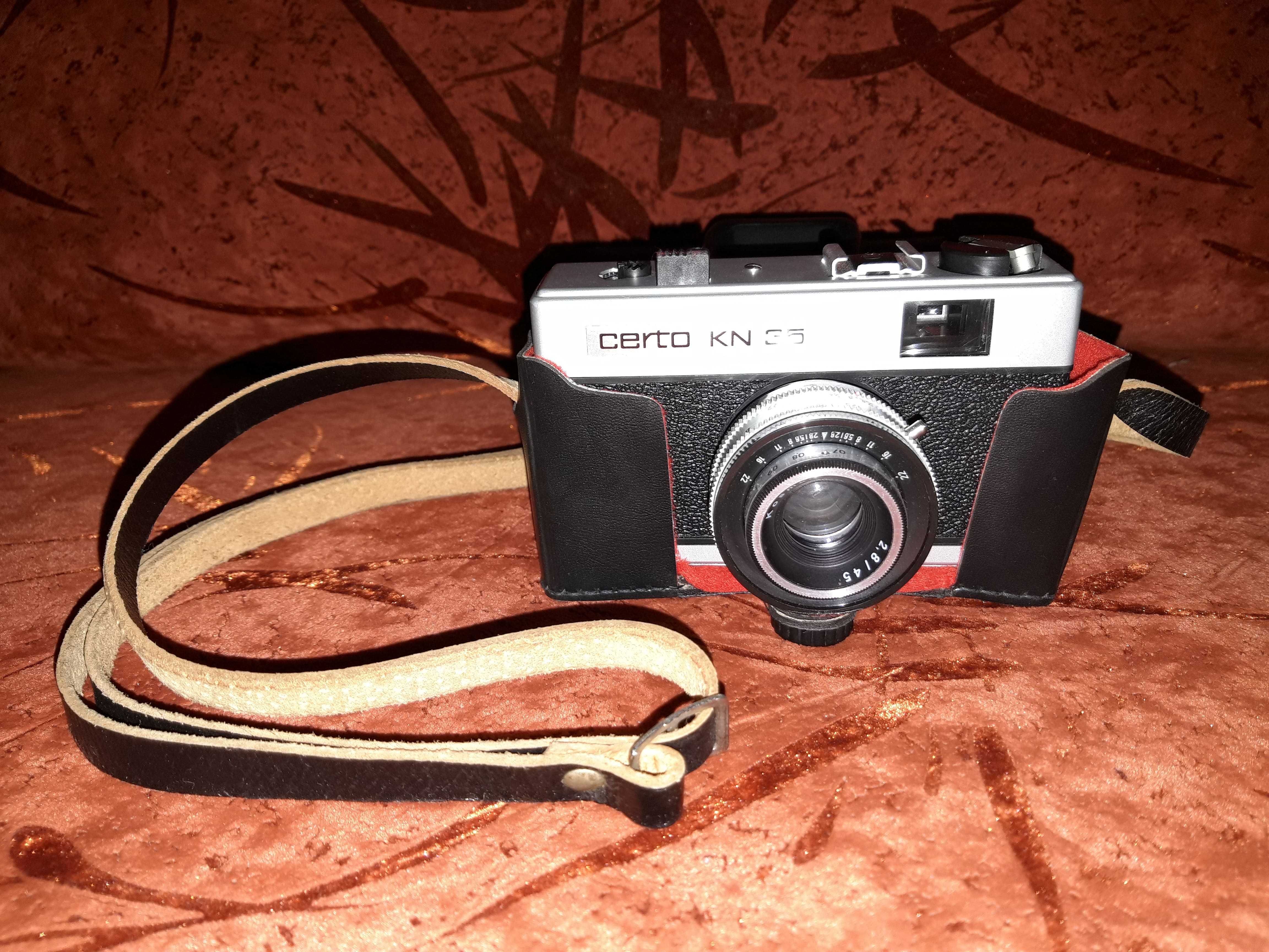 Продавам РЕТРО фотоапарат "CERTO KN 35"