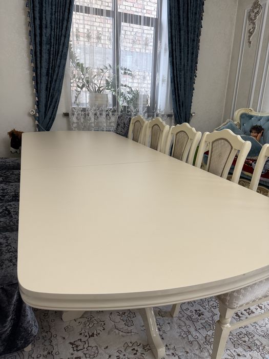 Продом стол стулья , стулья 15 штук   Стол размер 3,5  Звоните  хорошы