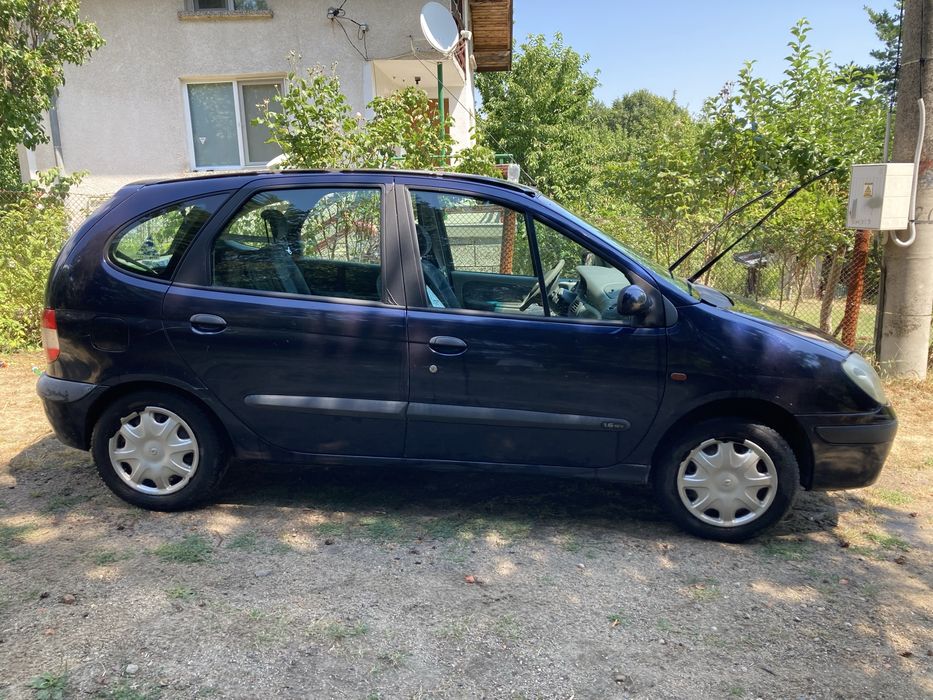 Продавам автомобил Renault Scenic