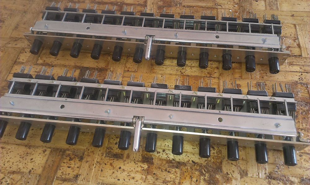 Blocuri de comutare tip claviatura