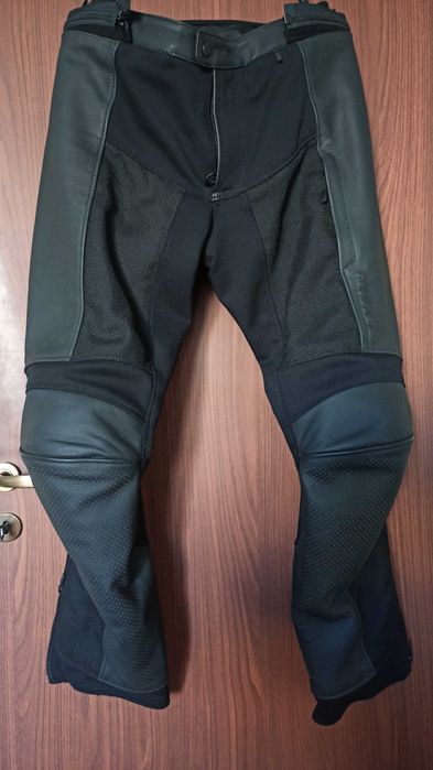 Продавам  Revit Ignition 4 H2O  Мото панталон