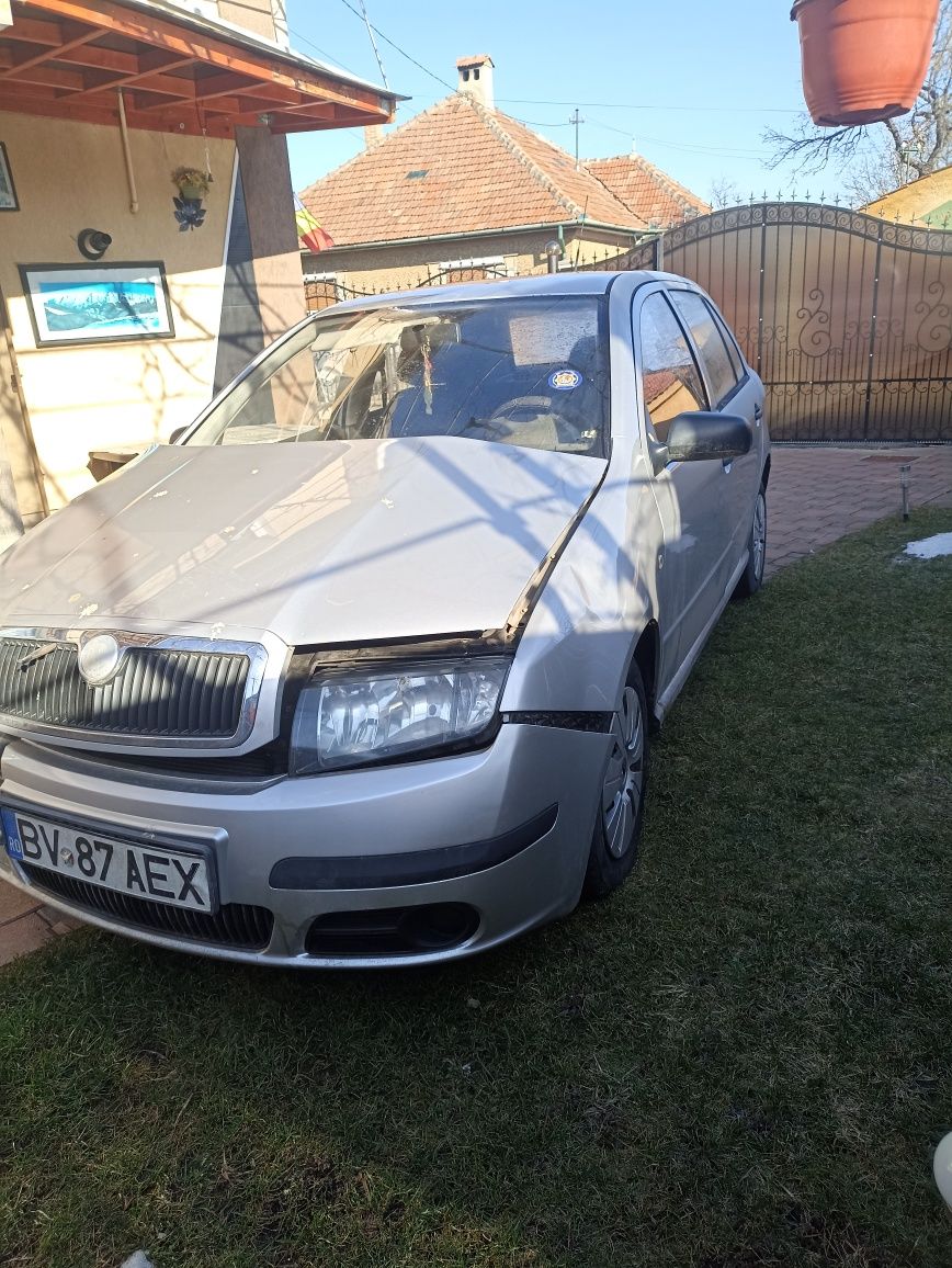 Vând Skoda Fabia pentru piese schimb