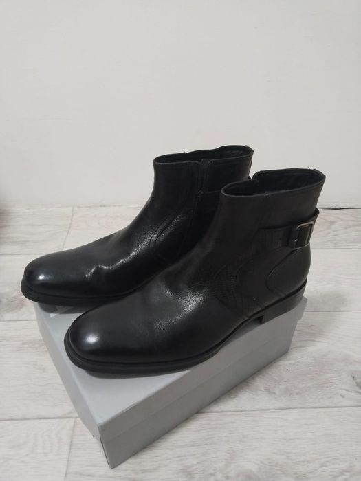 Продам мужской сапожки чистый кожа натуралный мех,размері 44