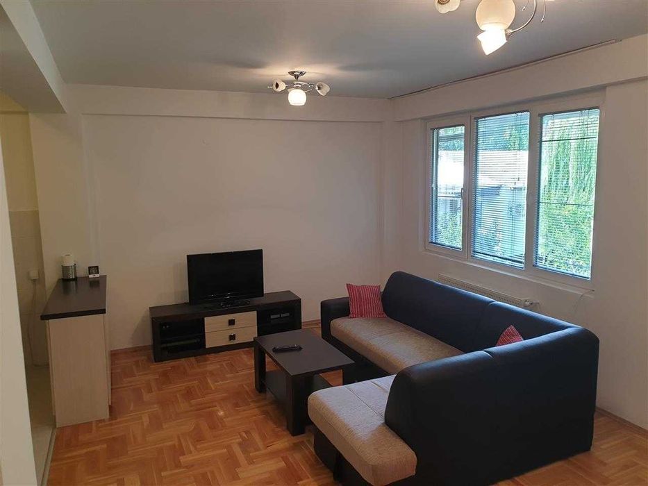 Дава се под наем Двустаен апартамент в Бургас, Зорница - 55 кв.м за 204 € - Снимка #1