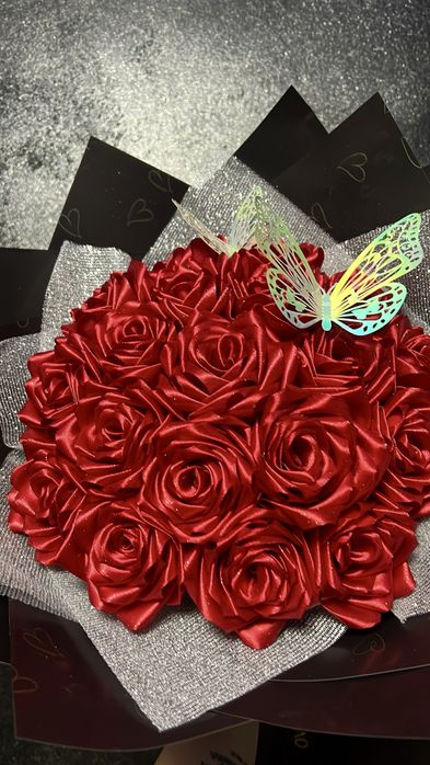 Buchet trandafiri din satin