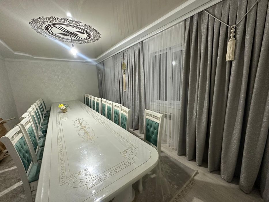 Стол стульямен сатылады