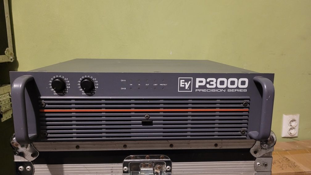 Amplificator Electrovoice P3000