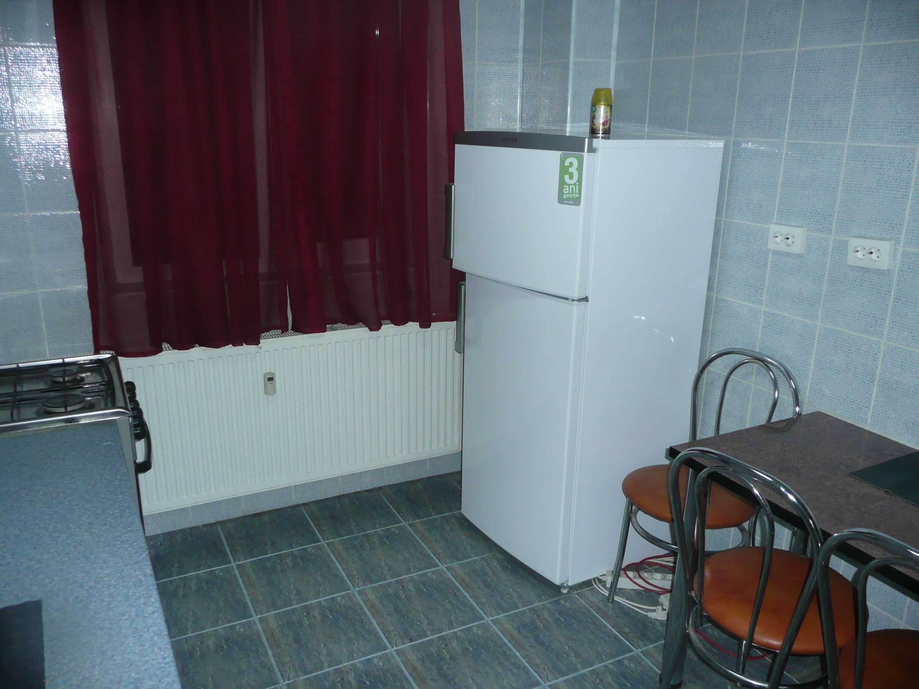 Proprietar inchiriez apartament 3 camere Crangasi