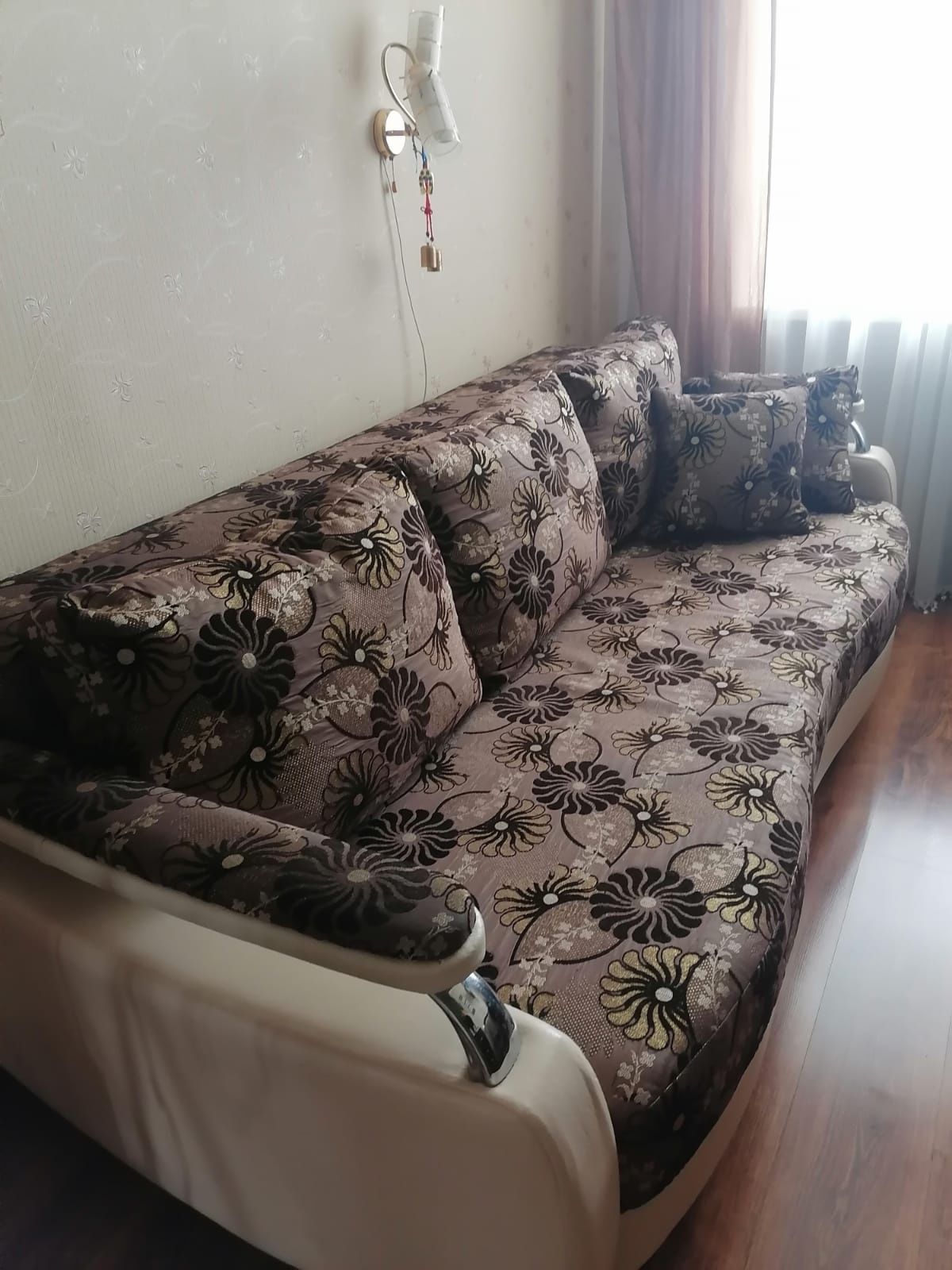 Продам диван  из жаккарда