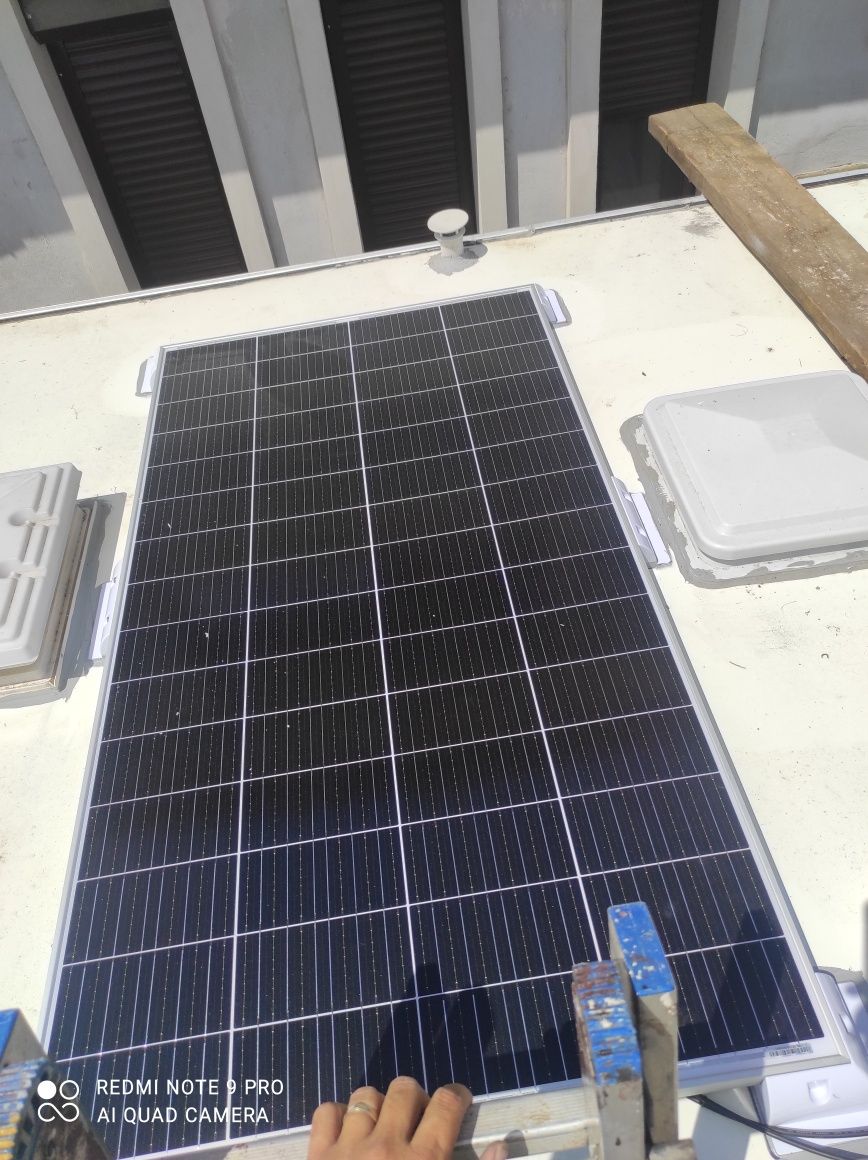 Instalez kit panou fotovoltaic pe rulota-autorulota
