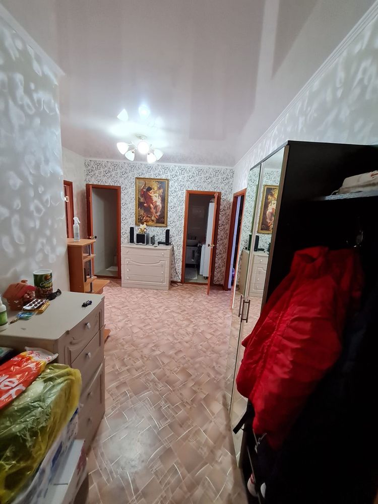 Продам 2-х ком. В 10 мкр. 28 дом