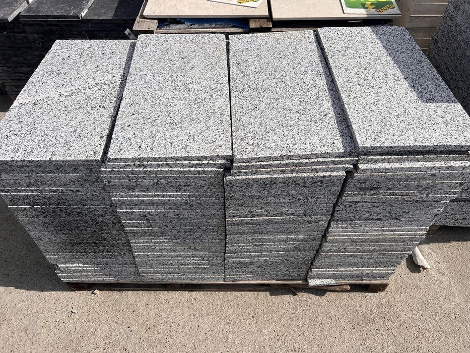 Granit fiamat 30x60x2 cm