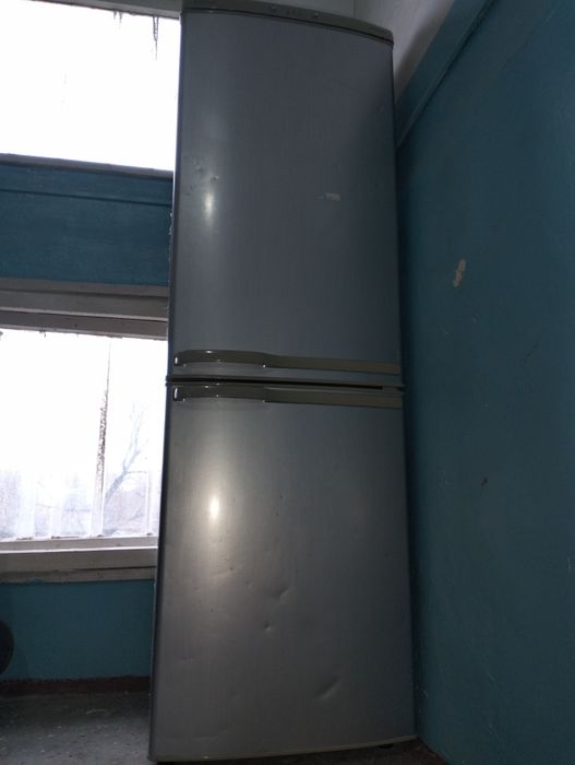 Продам холодильник