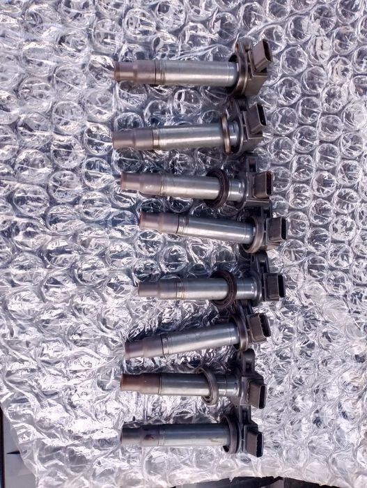 Продавам орегинални запалителни бобини за lexus is 200 DENSO 40 лв за