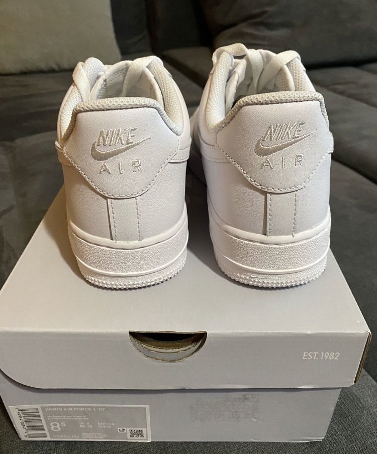 Air Force 1 low,triple white