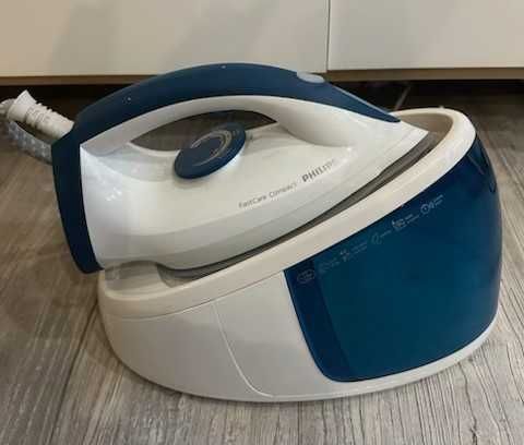 Парогенератор Philips FastCare Compact GC6709 с дъска за гладене