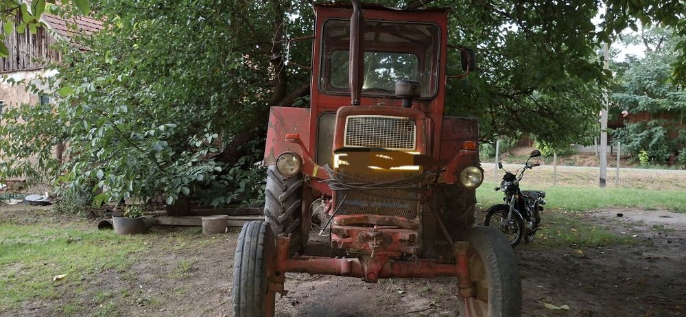 De vânzare, Tractor u650, remorcă, plug, disc agricol și  grapă.