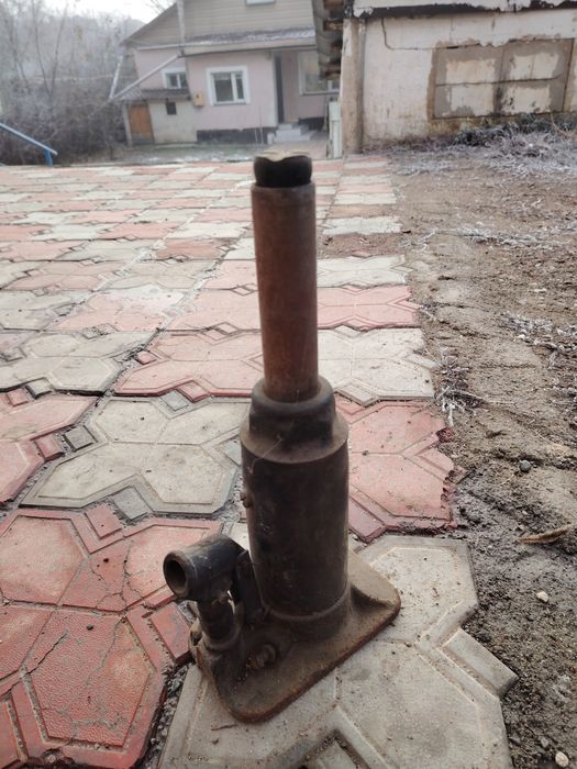 Домкрат советский