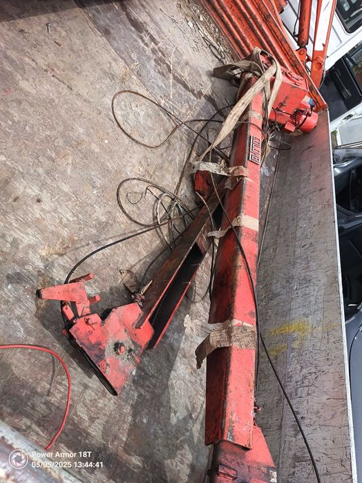 Четири колонен подемник 2200кг