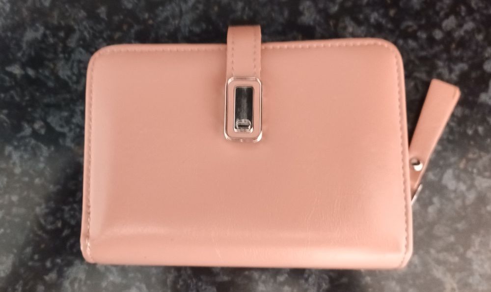 Нови дамски  портмонета