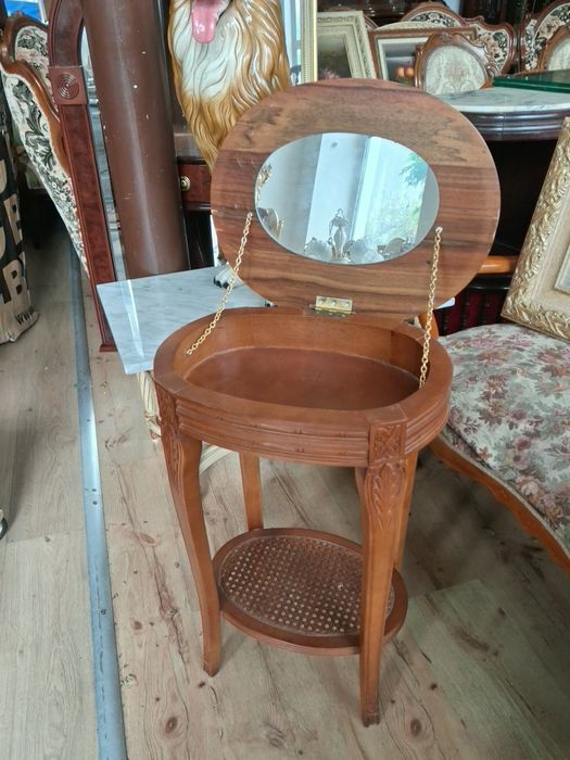 Малка    масичка