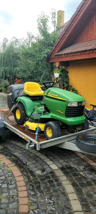 Tractoras gazon 15 cai putere.