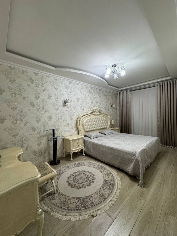 Коратош 4/4/5 Евроремонт бал: 2.20х7 100 кв.м ор: Дружба Чорсу Масжид