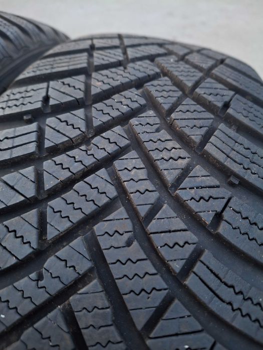 2бр. зимни гуми 205/60/16 Hankook като нови DOT 1623