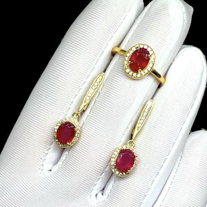 Комплект с натуральными Рубинами