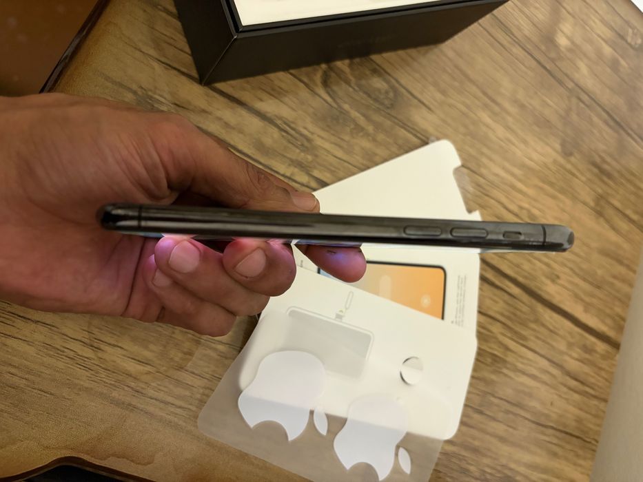 Iphone 11 pro 256gb ёмкость 99 Сотилади холати идеалга якин