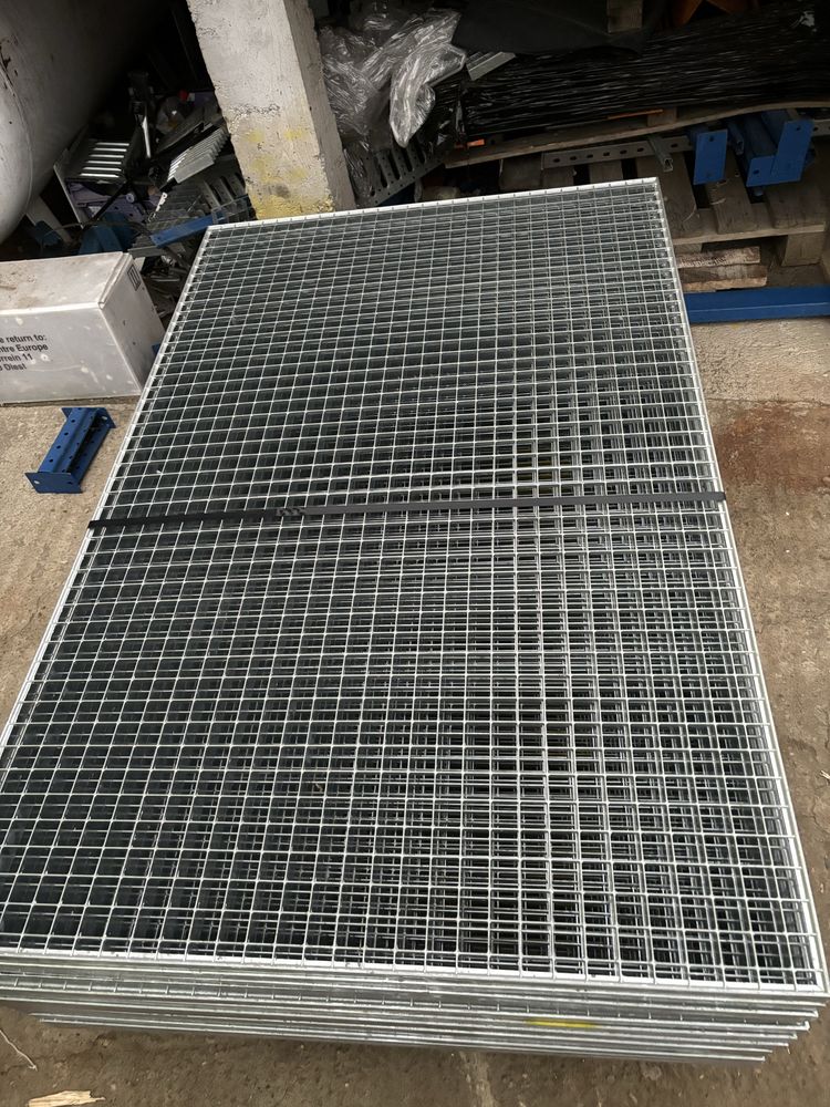 Rafturi si gratare metalice