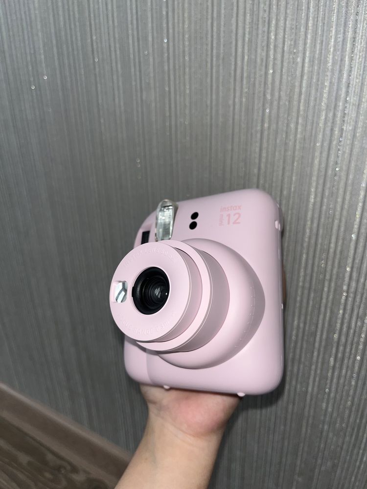 Камера Instax mini 12,неиспользованная