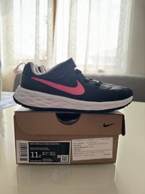 Детски маратонки Nike + подарък
