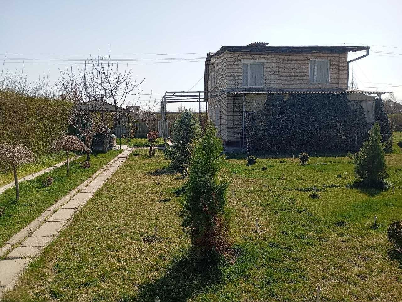 Dacha sotiladi 45000$   toliq malumot telda