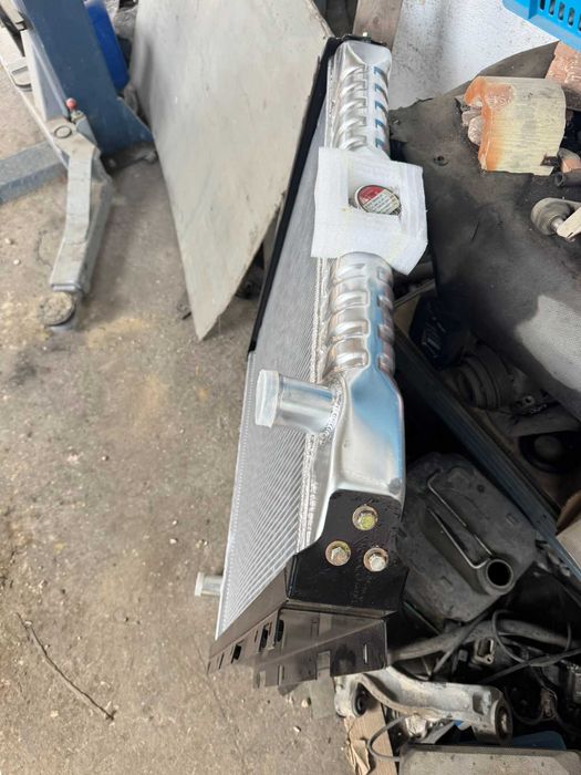 Радиатори за всички марки строителни машини