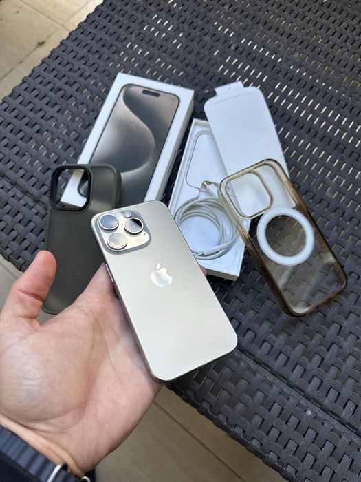 Vand iPhone 15 Pro 256GB, factura, cutie