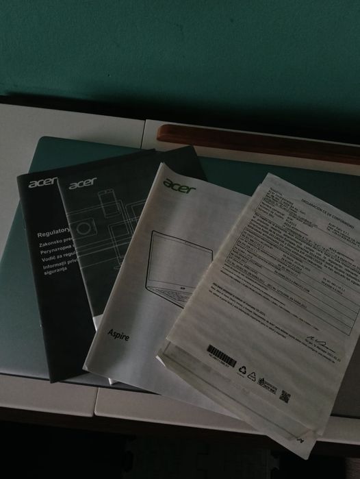 Vând urgent laptop