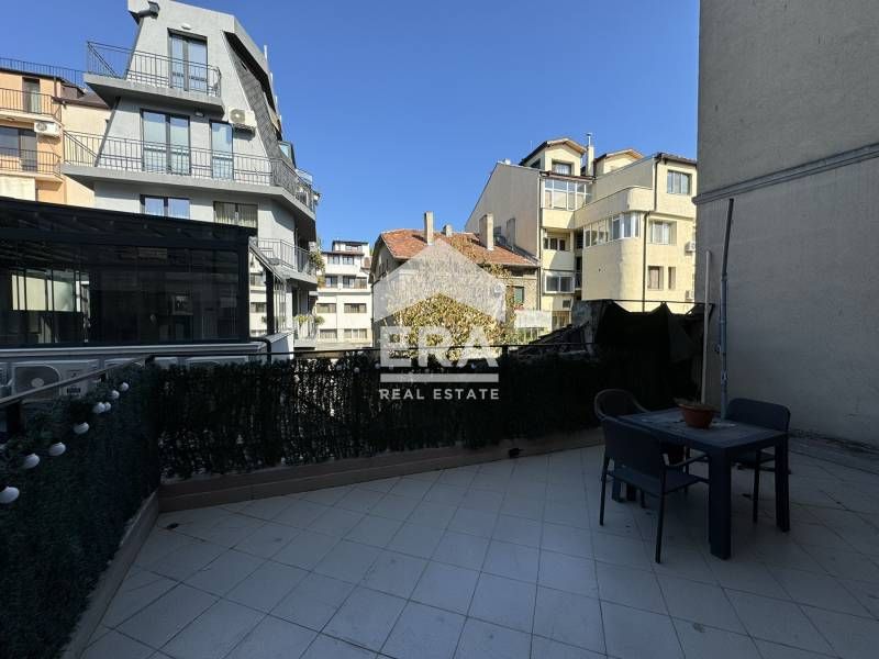 Продава се Тристаен апартамент в Варна, Център - 82 кв.м за 3598 €/кв.м - Снимка #8