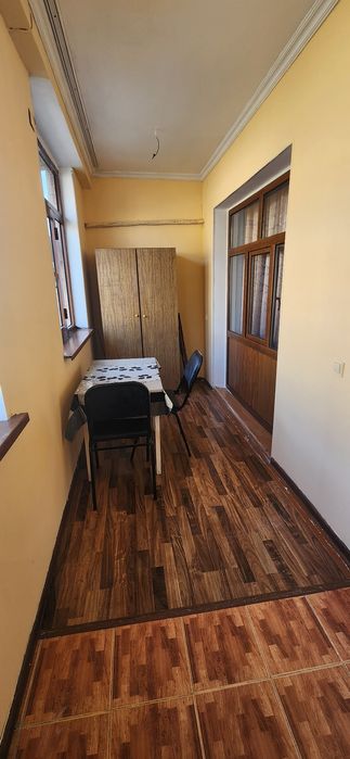 2 хонали уй оилага узоқ муддатга ижарага берилади. Манзил 6 микрорайон