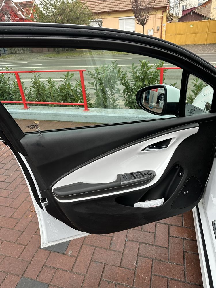 Opel Ampera  Plugin-Hybrid