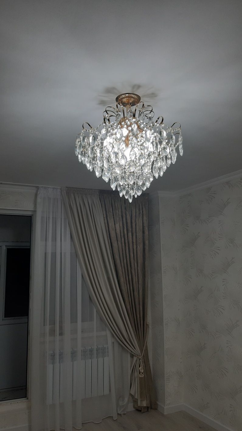 Продается люстра