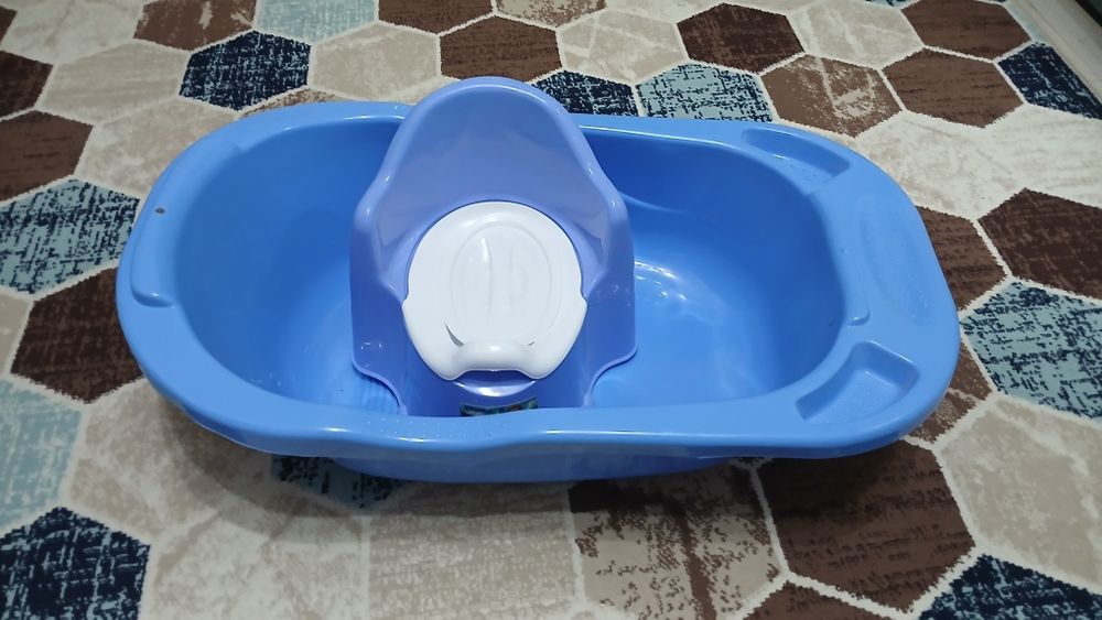 Продам детскую ванночку, горшок и круг
