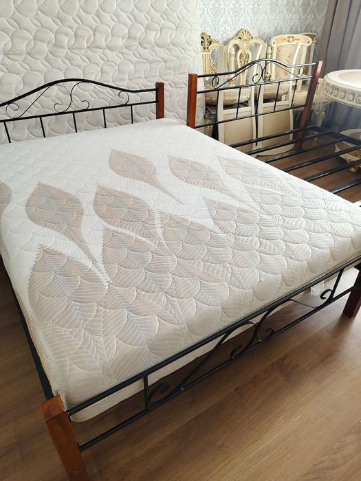 Кровать двухспальный Кровать ковочный. Малайзия