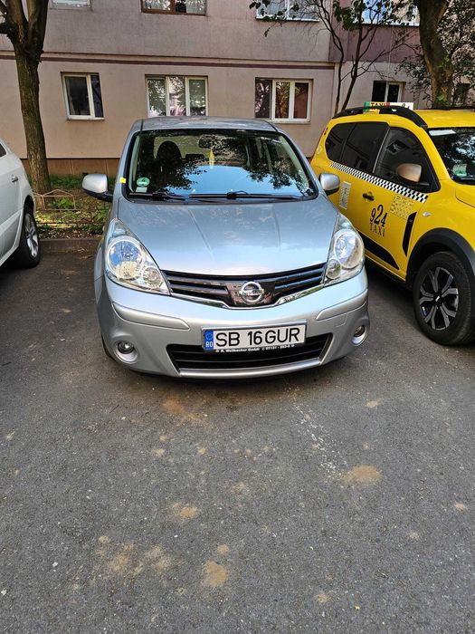 Vând Nissan anul 2011 stare perfectă