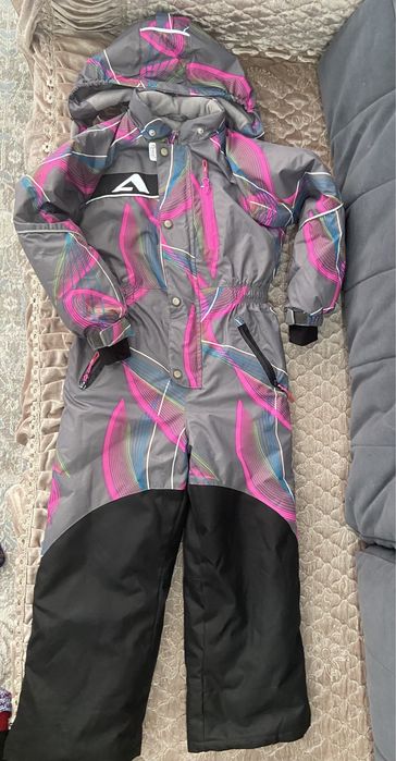 Комбинезон фирменный