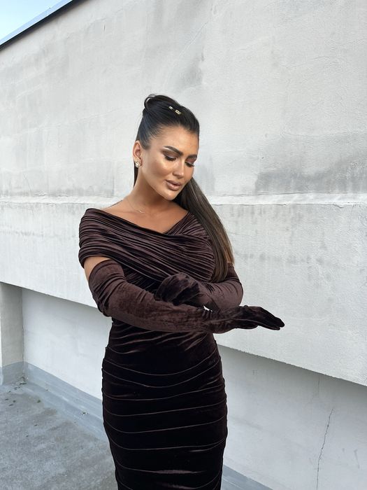 Rochie midi catifea cu manusi