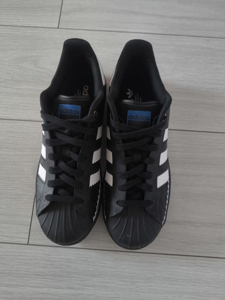 Adidas Superstar